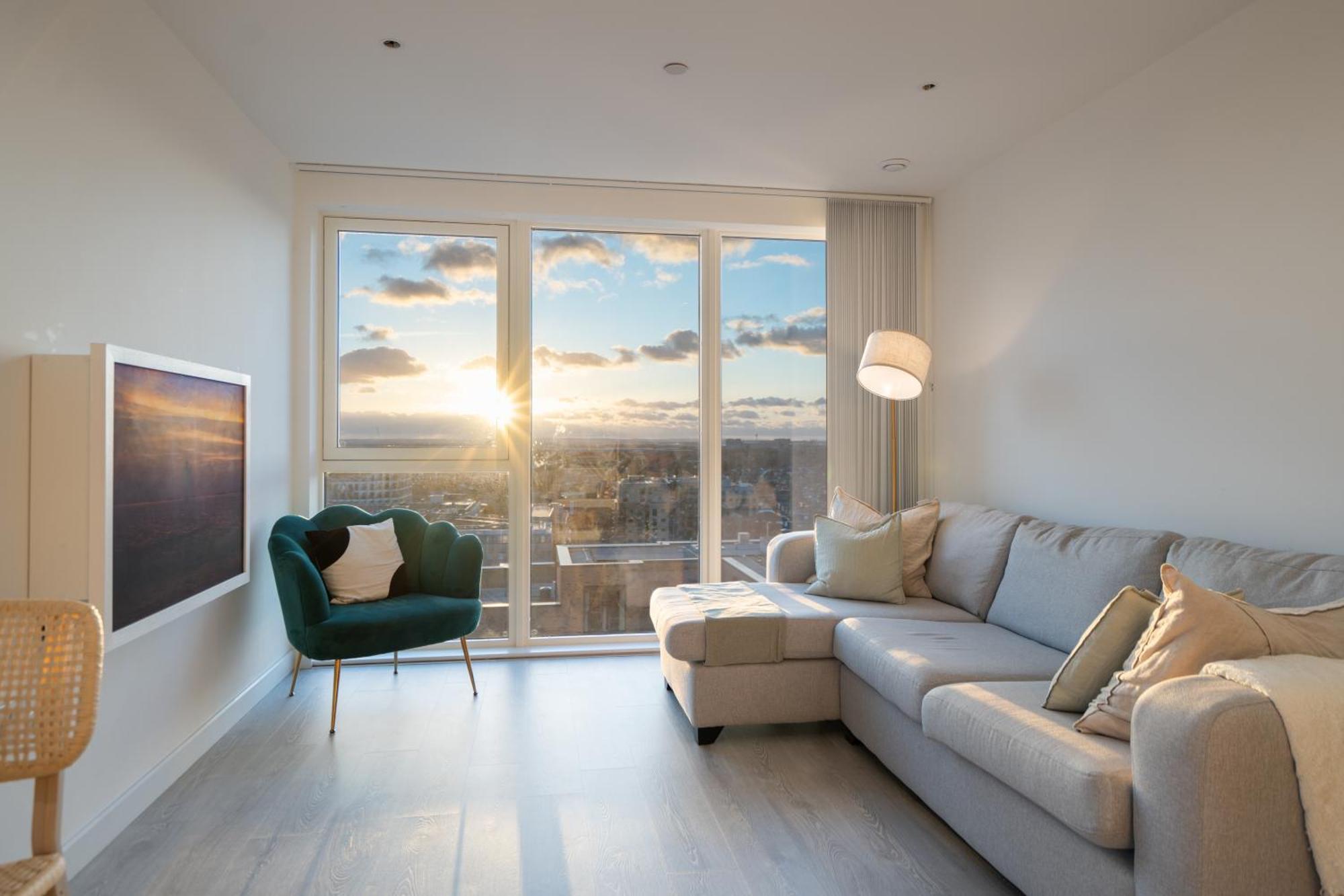 하운슬로우 Sunset Retreat: Steps From Heathrow/Twickenham 아파트 외부 사진