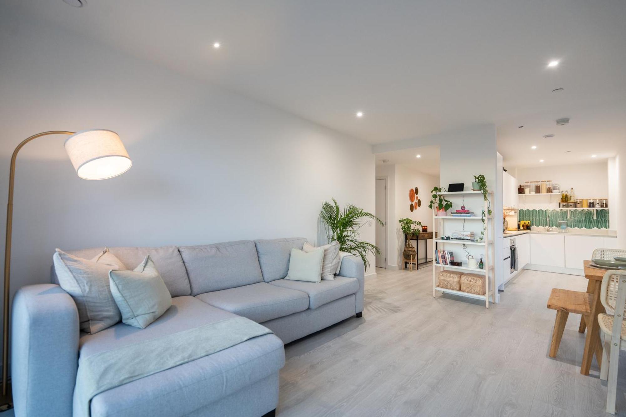 하운슬로우 Sunset Retreat: Steps From Heathrow/Twickenham 아파트 외부 사진